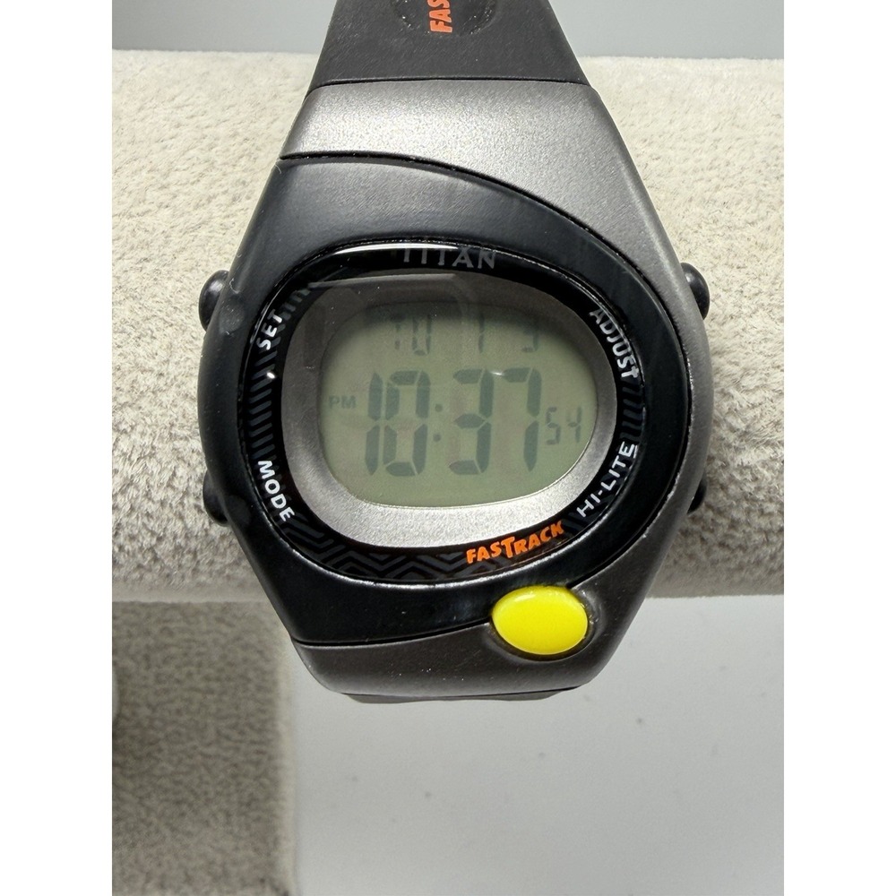 Fastrack By Titan 4003PP01 New Battery‎ Mens Digital Watch 38MM 8"